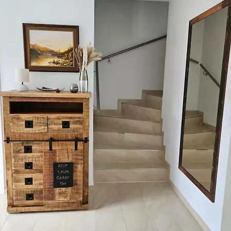 Zentrale Doppelhaushaelfte Prázdninový dům *