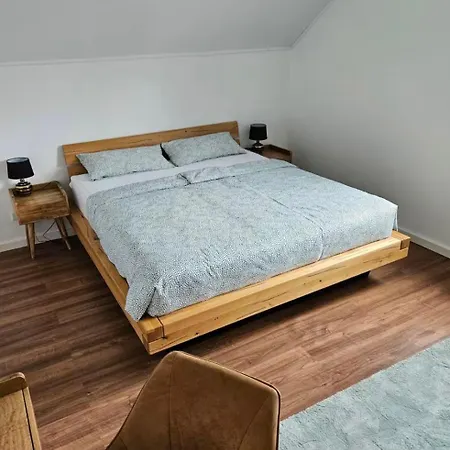 Zentrale Doppelhaushaelfte Rastede