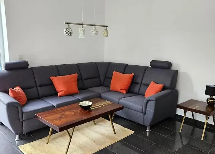 Zentrale Doppelhaushaelfte Растеде